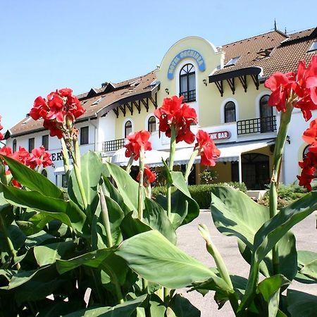 Hotel Orchidea Balástya エクステリア 写真